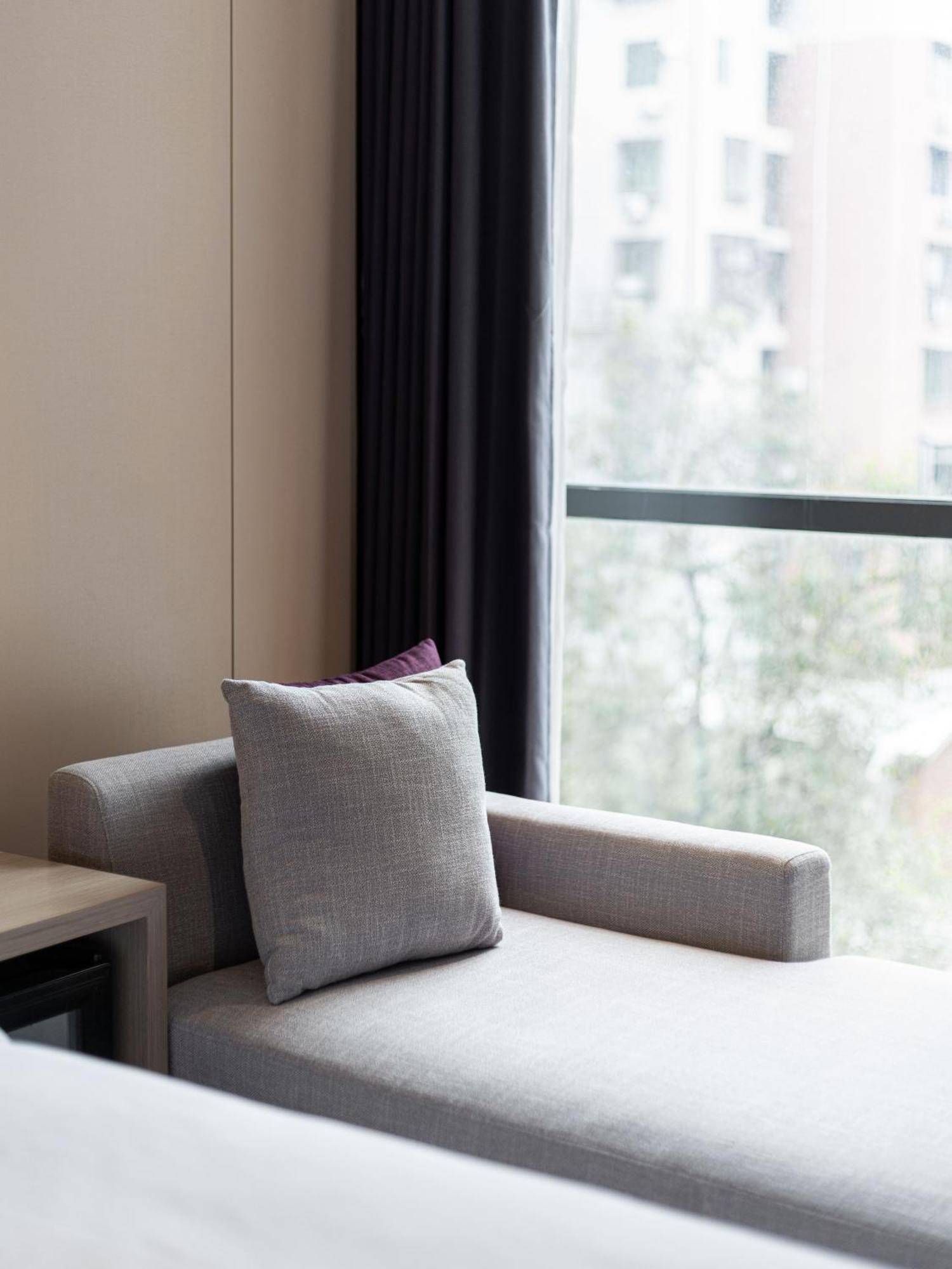 Lavande International Hotel Guangzhou Taikoo Hui Square Shipaiqiao Metro Station Branch - Free Shuttle Bus To Canton Fair Complex During Canton Fair Period & Free Vpn Internet Access Exterior foto
