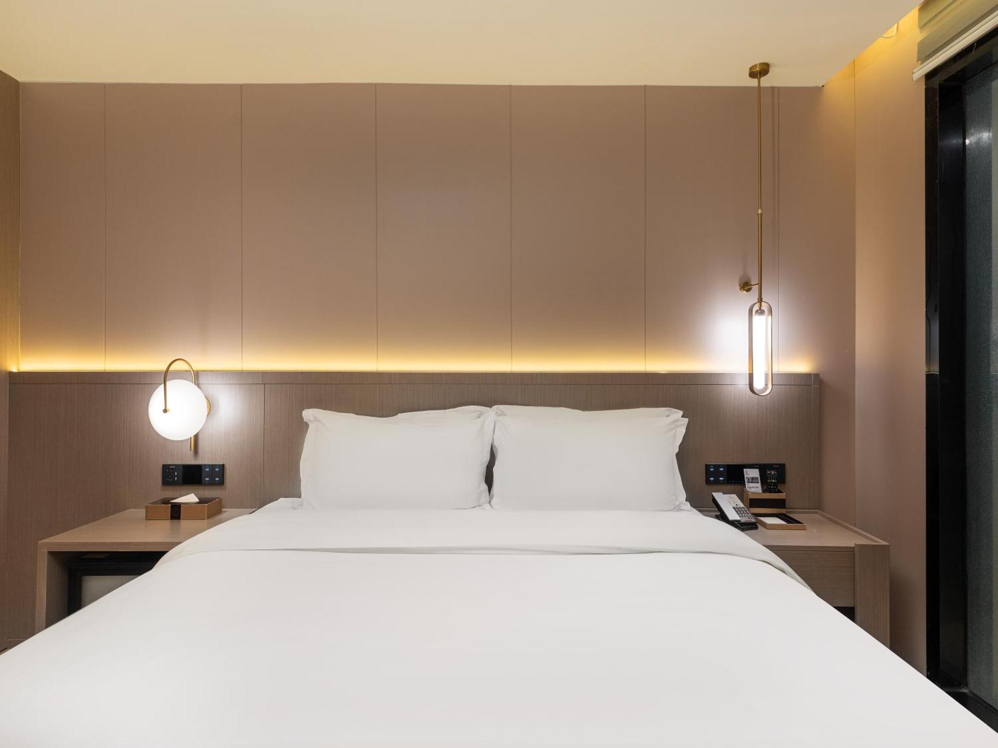 Lavande International Hotel Guangzhou Taikoo Hui Square Shipaiqiao Metro Station Branch - Free Shuttle Bus To Canton Fair Complex During Canton Fair Period & Free Vpn Internet Access Exterior foto
