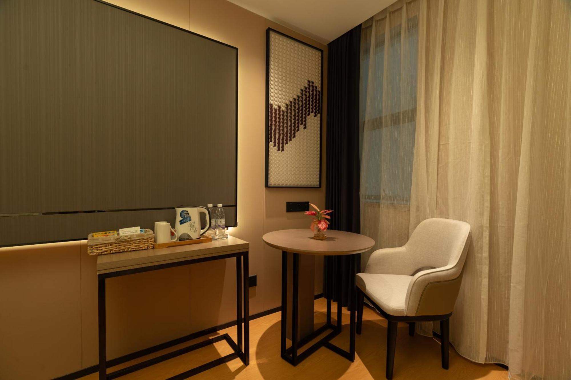 Lavande International Hotel Guangzhou Taikoo Hui Square Shipaiqiao Metro Station Branch - Free Shuttle Bus To Canton Fair Complex During Canton Fair Period & Free Vpn Internet Access Exterior foto