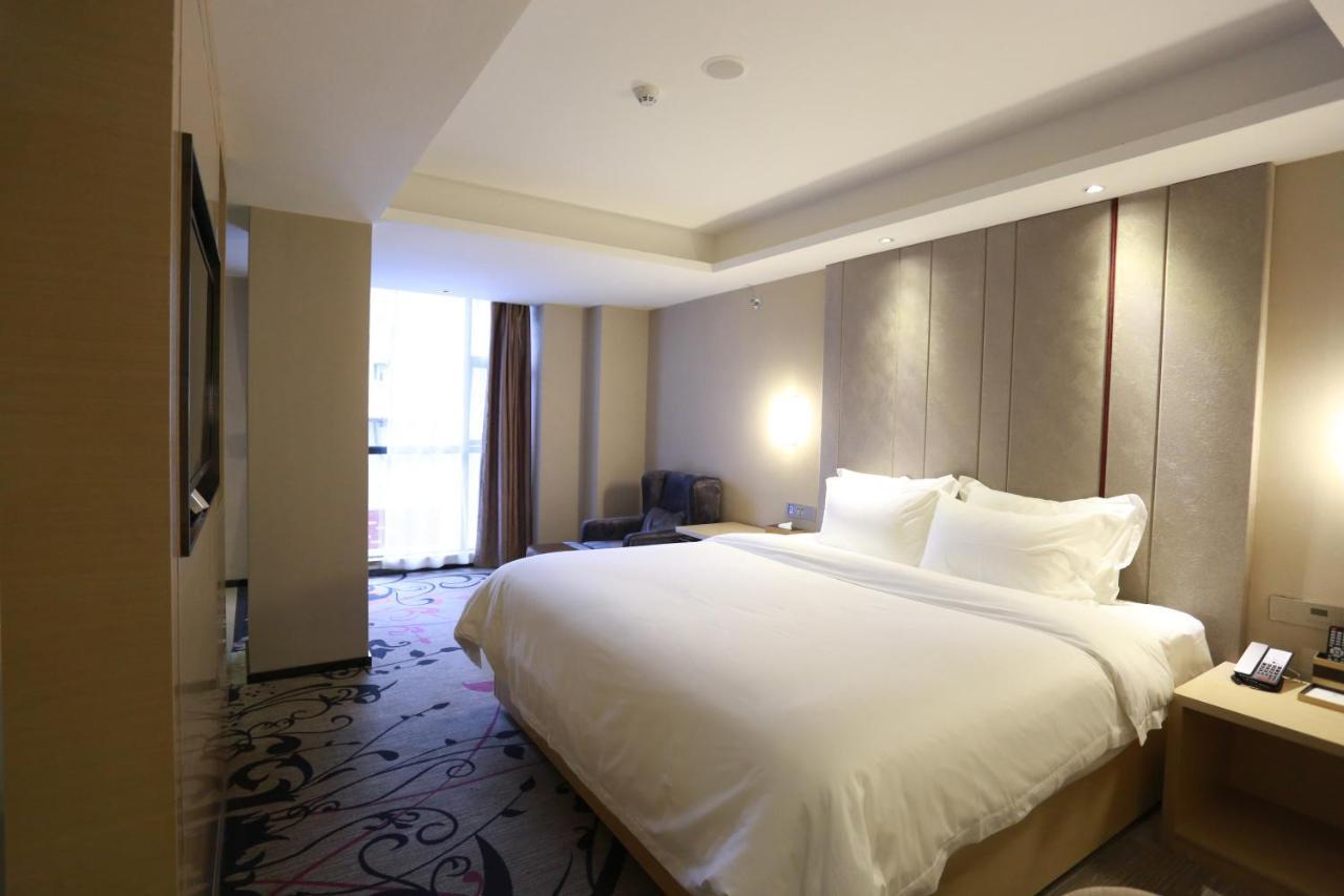 Lavande International Hotel Guangzhou Taikoo Hui Square Shipaiqiao Metro Station Branch - Free Shuttle Bus To Canton Fair Complex During Canton Fair Period & Free Vpn Internet Access Exterior foto